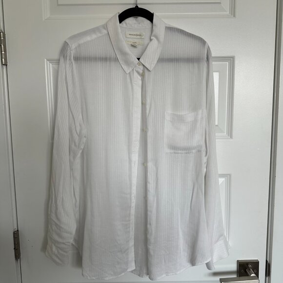 Treasure & Bond Classic Lightweight Button Down Blouse - Picture 2 of 4